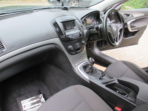 Vauxhall Insignia 1.6 CDTi ecoFLEX Design Sports Tourer Euro 6 (s/s) 5dr 15
