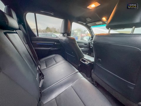Toyota Hilux Invincible X | AUTO | D-4D | Camera | Nav | 2.8 LT | No VAT| 15