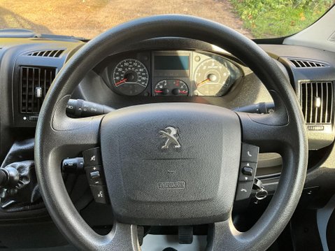Peugeot Boxer 2.2 BlueHDi 335 Professional L3 H2 Euro 6 (s/s) 5dr 15