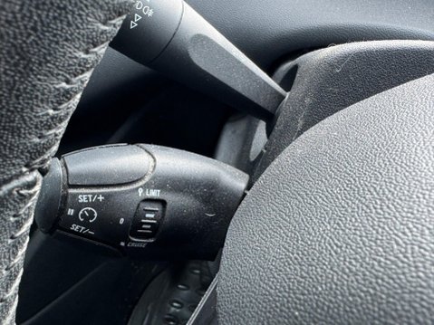 Peugeot 208 1.2 VTi PureTech Style Euro 5 3dr 22