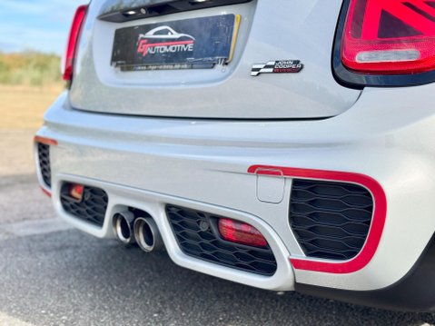 Mini Hatch 2.0 John Cooper Works Euro 6 (s/s) 3dr 29