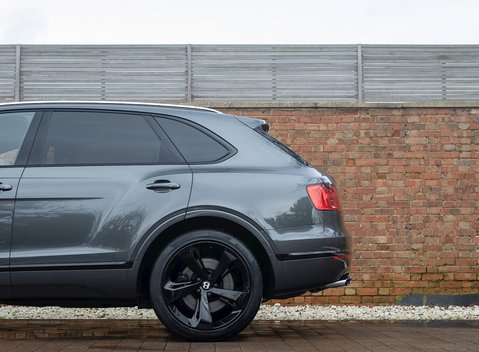 Bentley Bentayga V8 27