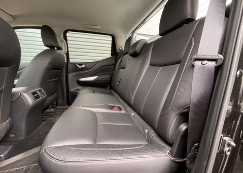 Nissan Navara DCI TEKNA SHR DCB 15