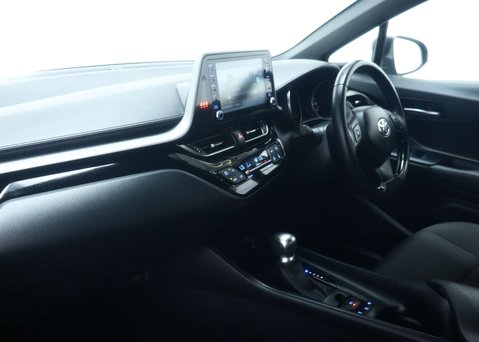 Toyota C-HR 1.8 VVT-h GPF Icon SUV 5dr Petrol Hybrid CVT Euro 6 (s/s) (122 ps) 43