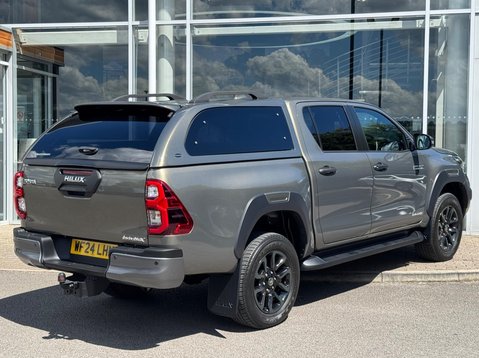 Toyota Hilux INVINCIBLE X 4WD D-4D DCB 8