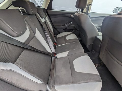 Ford Focus ZETEC NAVIGATOR TDCI 16