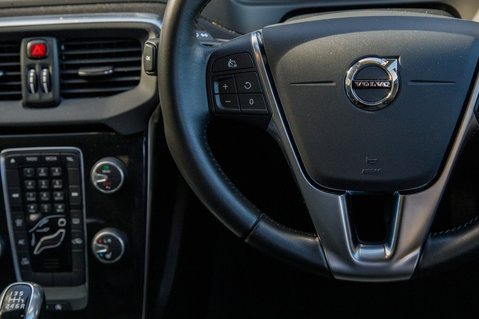 Volvo V40 T2 MOMENTUM 18