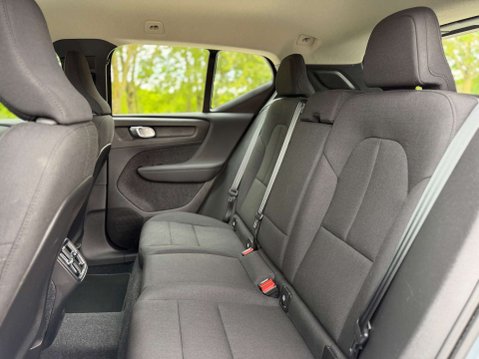 Volvo XC40 1.5 XC40 Momentum Core T2 5dr 25