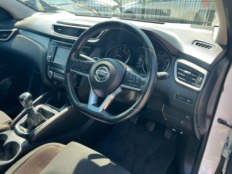Nissan Qashqai 1.3 DIG-T N-Motion Euro 6 (s/s) 5dr 18
