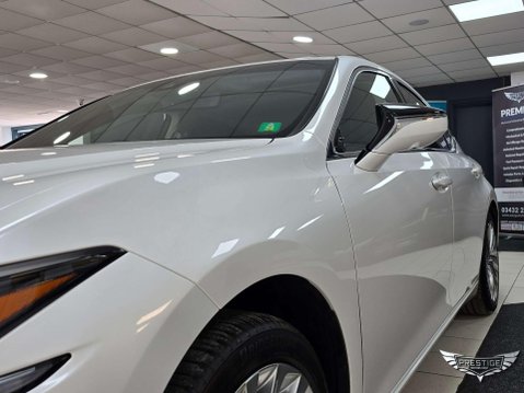 Lexus Es 2.5 300h Takumi E-CVT Euro 6 (s/s) 4dr 71