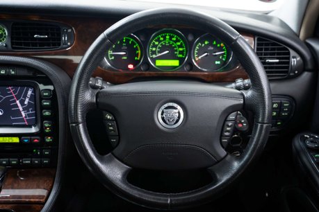 Jaguar XJ 3.0 XJ Sovereign V6 Auto 4dr 20