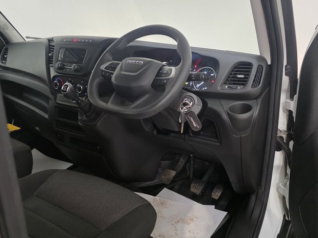 Iveco Daily DAILY 35C14 DIESEL 2.3 Business Tipper 3450 WB 17