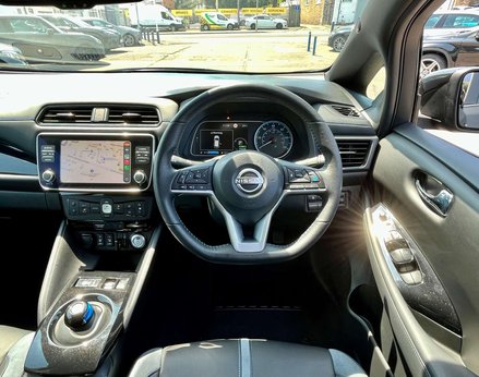 Nissan LEAF Leaf Tekna Electric 110Kw 39kWh (AUTOMATIC) 5dr 19