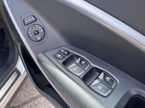 Hyundai SANTA FE PREMIUM SE CRDI 17