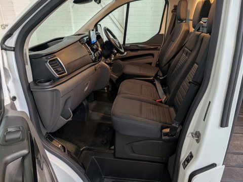 Ford Transit Custom 300 LIMITED P/V ECOBLUE 18