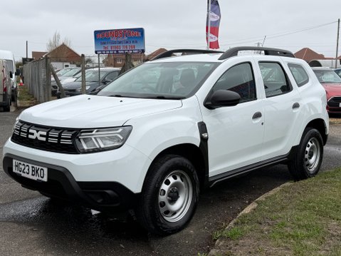 Dacia Duster ESSENTIAL TCE 8
