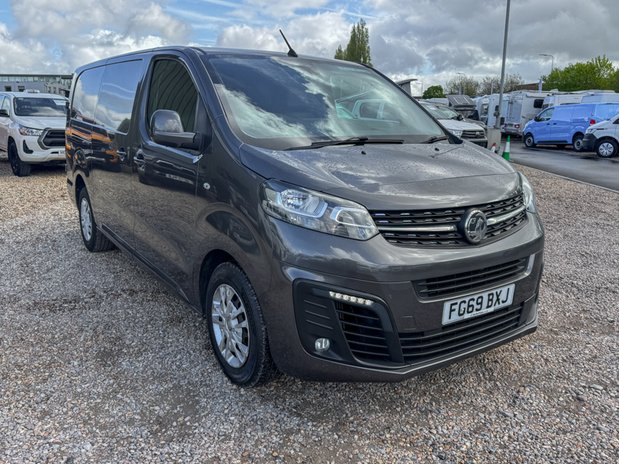 Vauxhall Vivaro LWB L2H1 [SOLD CM] Low Roof Sportive 2900 Air Con Sensors EURO 6 NO VAT 4