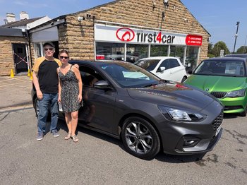Lynsey collecting her New Ford Focus ST-Line.