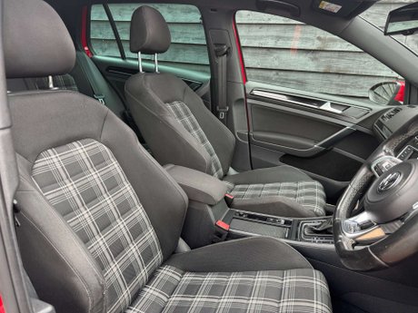 Volkswagen Golf 2.0 Golf GTD Semi-Auto 5dr 25