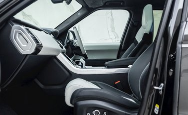 Land Rover Range Rover Sport 5.0 SVR Carbon Edition 15