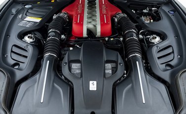 Ferrari GTC4 Lusso V12 32