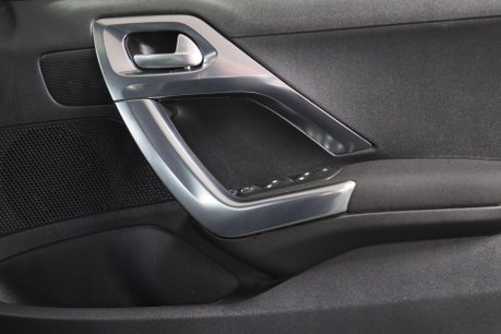 Peugeot 2008 BLUEHDI ALLURE 36