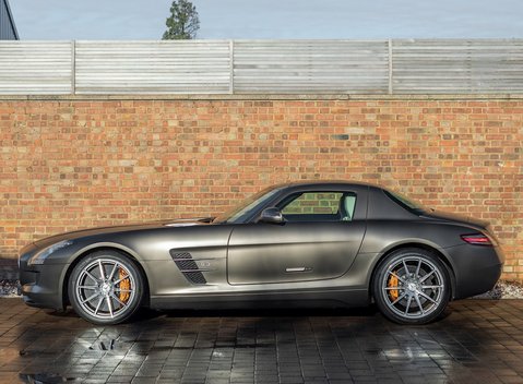 Mercedes-Benz SLS AMG 2