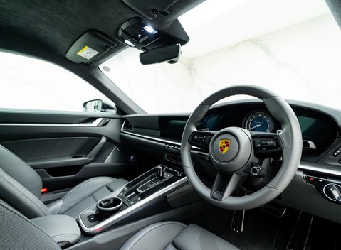 Porsche 911 Turbo S (992) 13