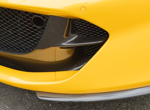 Ferrari 812 Superfast 29