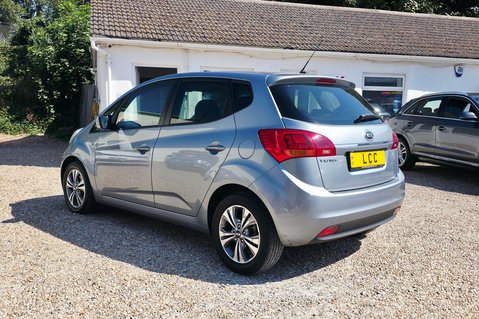 Kia Venga 3.. AUTOMATIC.. 1 PREVIOUS KEEPER.. 7 MAIN DEALER SERVICES.. STUNNING 9