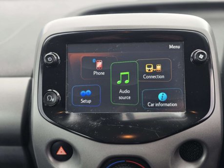 Toyota Aygo 1.0 VVT-i x-play Hatchback 5dr Petrol x-shift Euro 6 (Safety Sense) (71 ps) 26