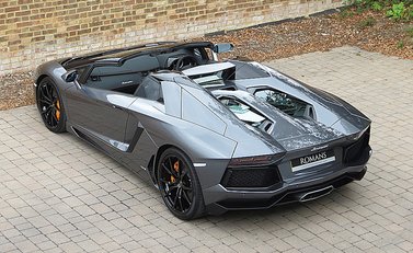 Lamborghini Aventador LP 700-4 Roadster 8