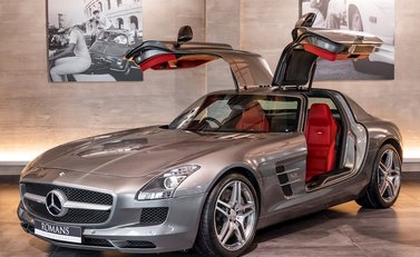 Mercedes-Benz SLS AMG 5