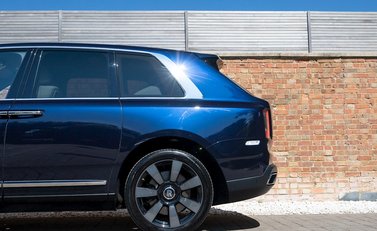 Rolls-Royce Cullinan 30