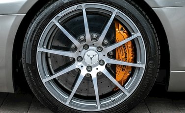 Mercedes-Benz SLS AMG 12