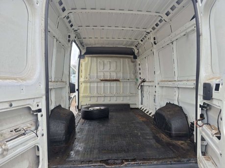 Peugeot Boxer 2.0 BlueHDi 335 Professional Panel Van 5dr Diesel Manual L2 H2 Euro 6 (130  27