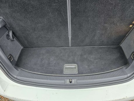 Volkswagen Touran 1.4 TSI SE MPV 5dr Petrol DSG Euro 5 (140 ps) 31