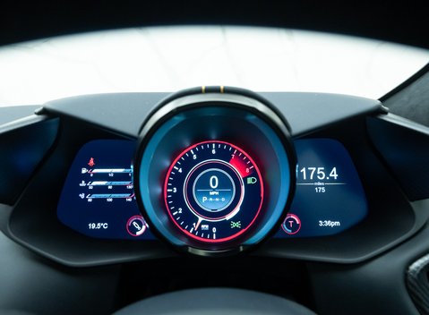 Aston Martin V12 Vantage 17