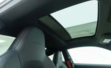 Porsche 911 (992) Carrera GTS 12