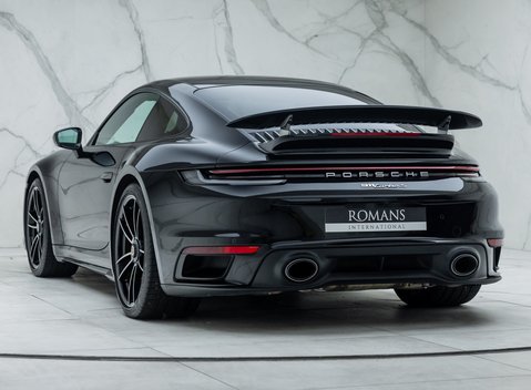 Porsche 911 Turbo S (992) 10