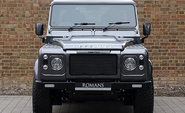 Land Rover Defender 90 XS T40 2