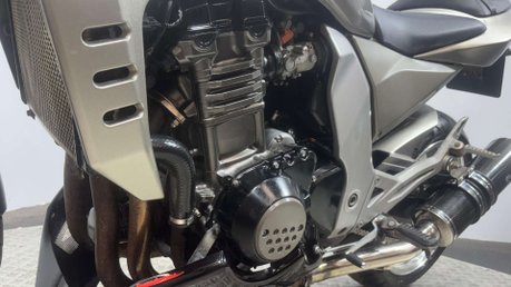 Kawasaki Z1000 2006 28K NAKED 1000CC NEW MOT RECENTLY SERVICED CLEAN BIKE 23