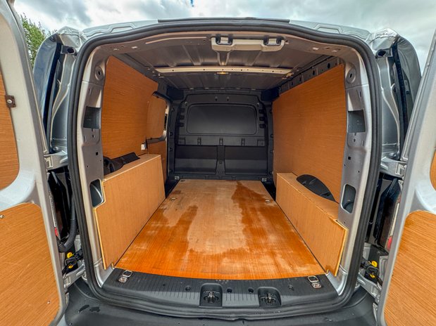 Ford Transit Connect SWB L1H1 [SOLD CR] Low Roof Trend 220 Air Con Nav Sensors EURO 6 9