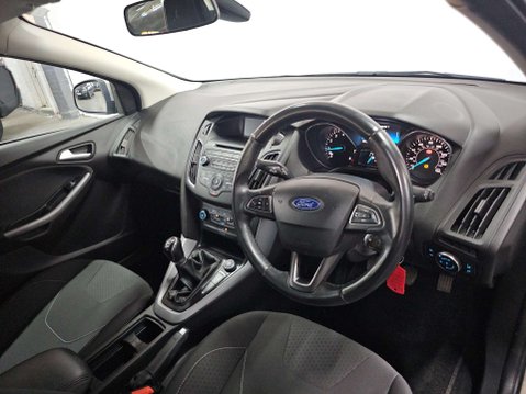Ford Focus 1.0 Focus Zetec 5dr 12