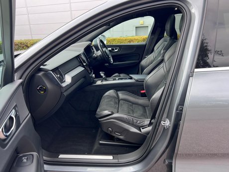 Volvo XC60 2.0 D4 R-Design Pro Auto AWD Euro 6 (s/s) 5dr 32