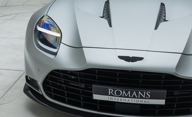 Aston Martin Vanquish V12 30