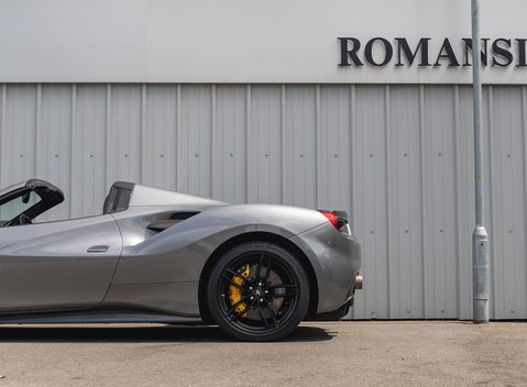 Ferrari 488 Spider 34