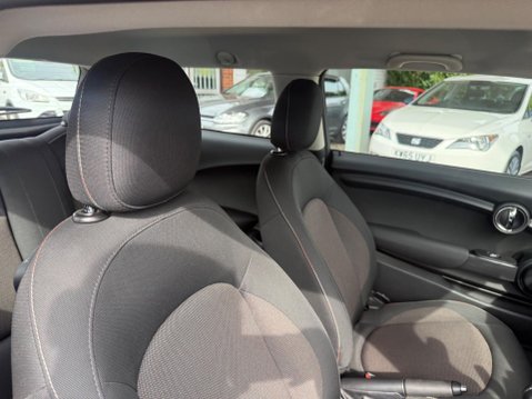 Mini Hatch 1.5 Cooper Euro 6 (s/s) 3dr 21