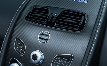 Aston Martin V12 Vantage S ROADSTER 20