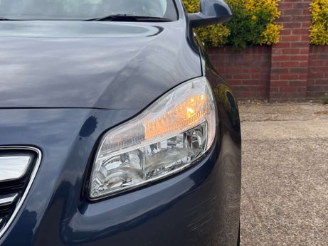 Vauxhall Insignia 1.8 Insignia SRi 5dr 4